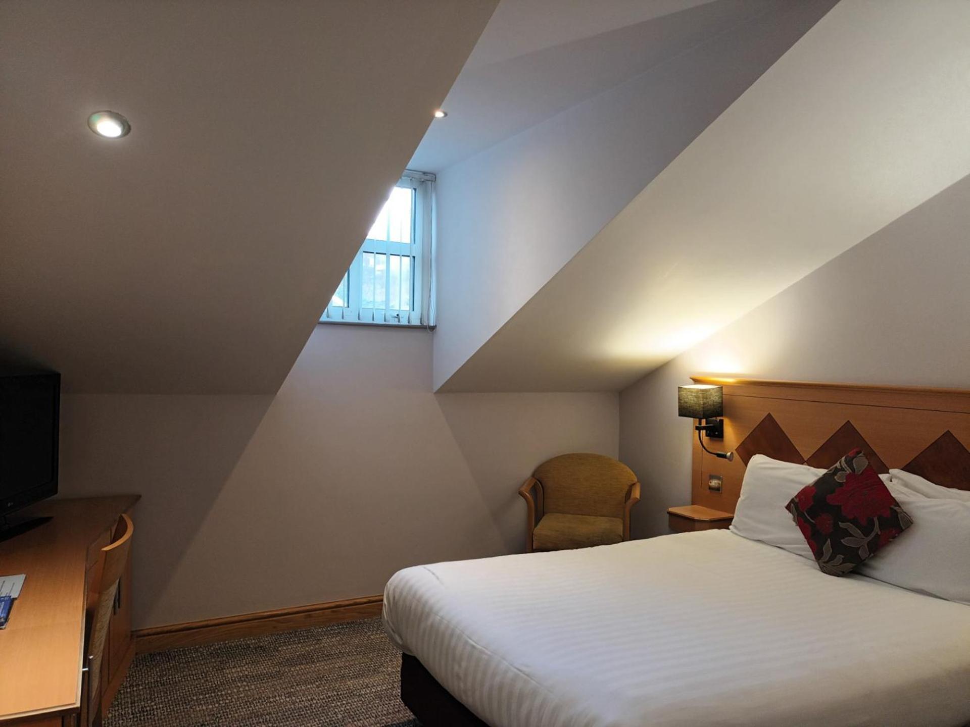 Corn Mill Lodge Hotel Leeds  Bagian luar foto